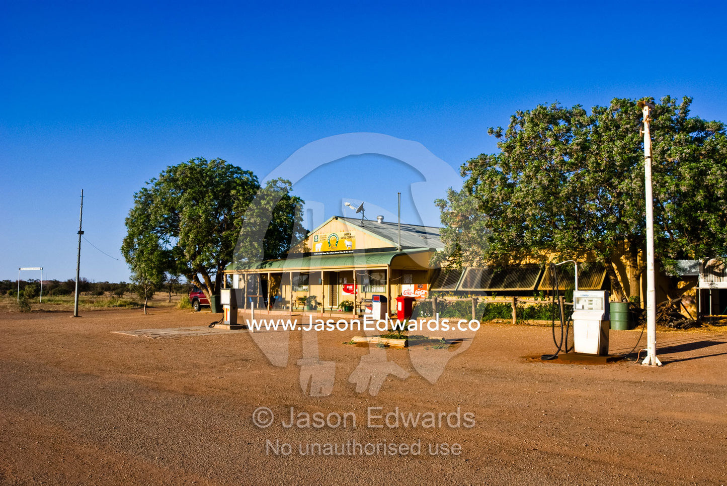 The Packsaddle Roadhouse is a rest stop on an outback desert highway. Packsaddle Roadhouse, Silver City Highway, New South Wales, Australia.