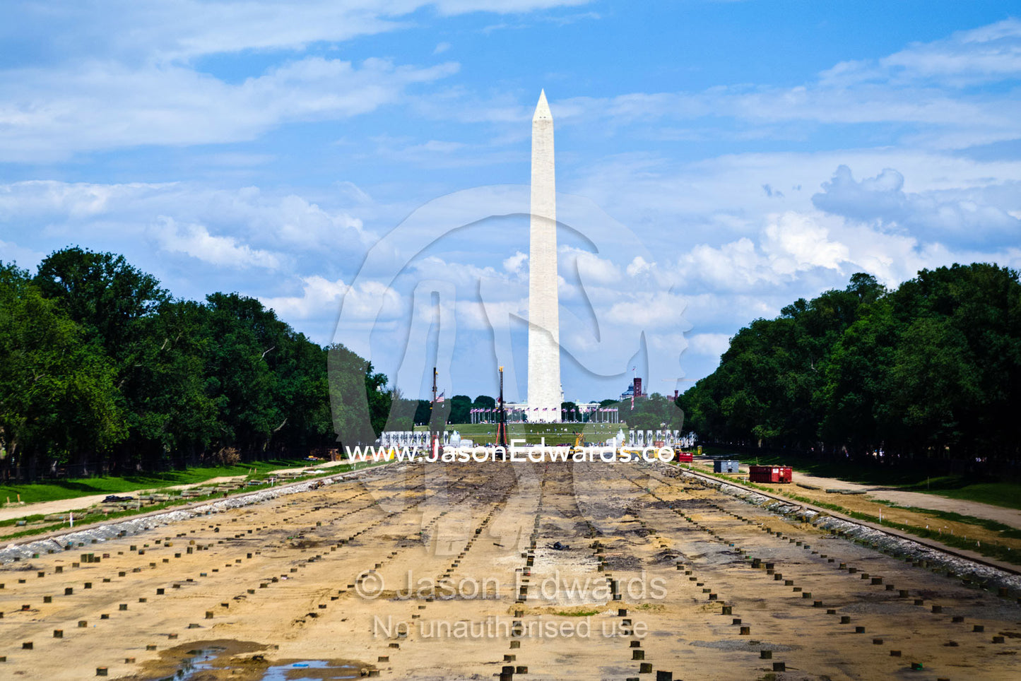 Repairs and maintenance to the Reflecting Pool in the National Mall. Reflecting Pool, National World War II Memorial, Washington Monument, National Mall, Washington, District of Columbia, United States of America.