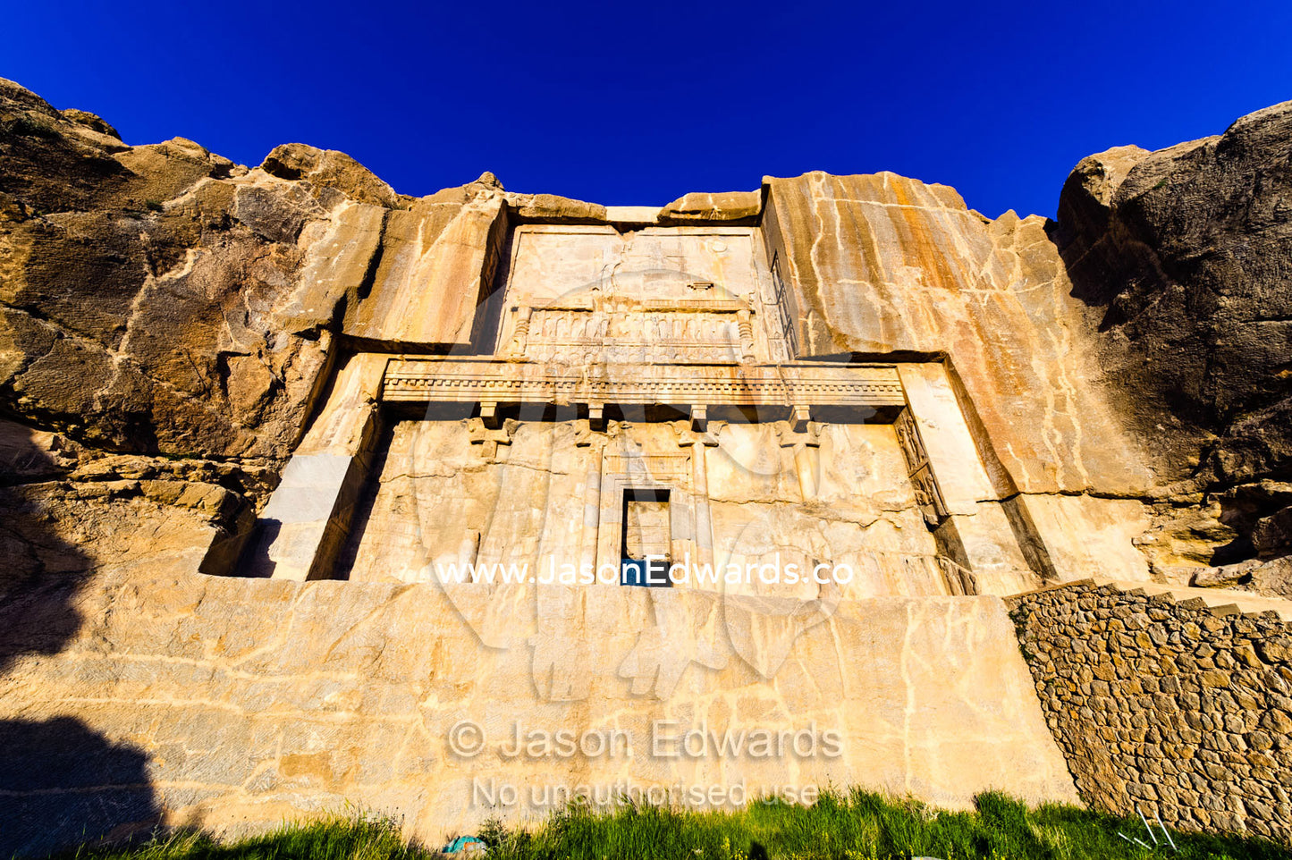 The Tomb of Artaxerxes III carved into a cliff face at Persepolis. Persepolis, Shiraz, Fars Province, Islamic Republic of Iran.