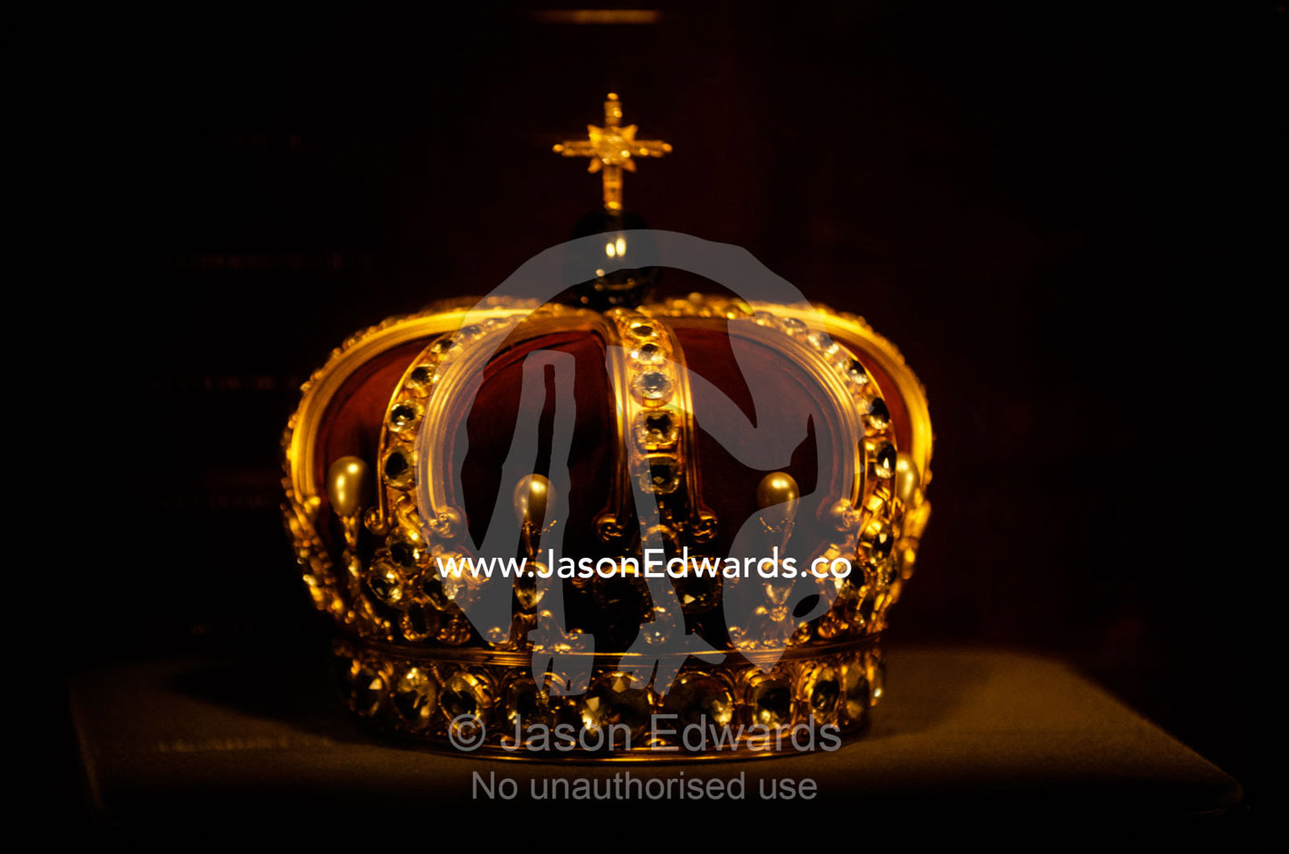The Crown of Prussia on display at Burg Hohenzollern Castle. Burg Hohenzollern Swabische Alb, Swabian Jura, Prussia, Baden-Wurttenberg, Germany.