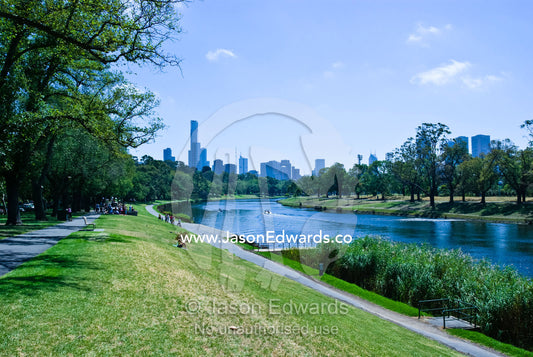 The Yarra River flows past Melbourne's central business district. Melbourne, Victoria, Australia.