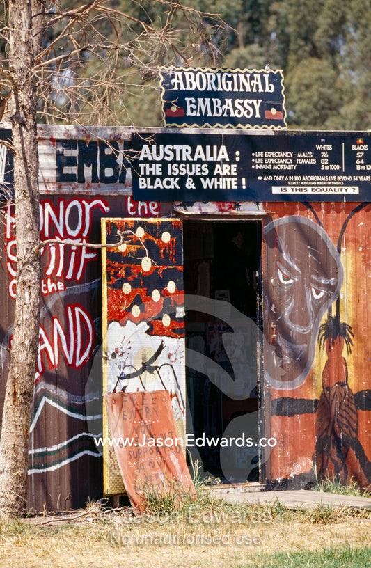 An illegal Aboriginal community established at Old Parliament House. Aboriginal Tent Embassy, Canberra, ACT, Australian Capital Territory, Australia.