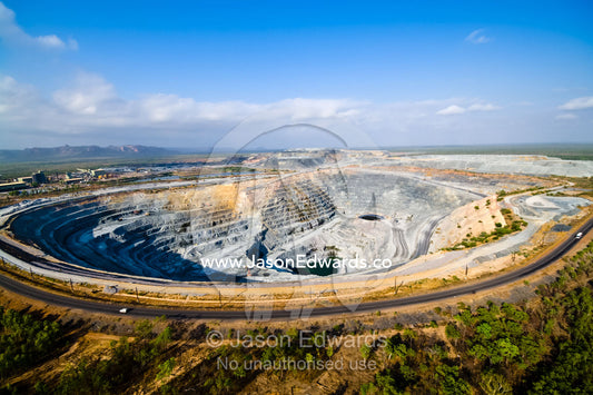 A massive tiered open cut uranium mine within Kakadu National Park. Ranger Uranium Mine, Jabiluka, Kakadu National Park, Northern Territory, Australia.