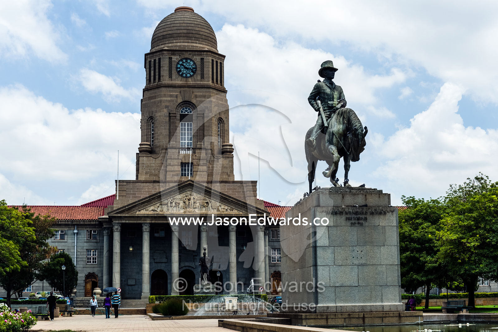 A statue of Andries Pretorius in front of the City Hall of Pretoria. City hall of Pretoria, Pretoria, Gauteng Province, South Africa.
