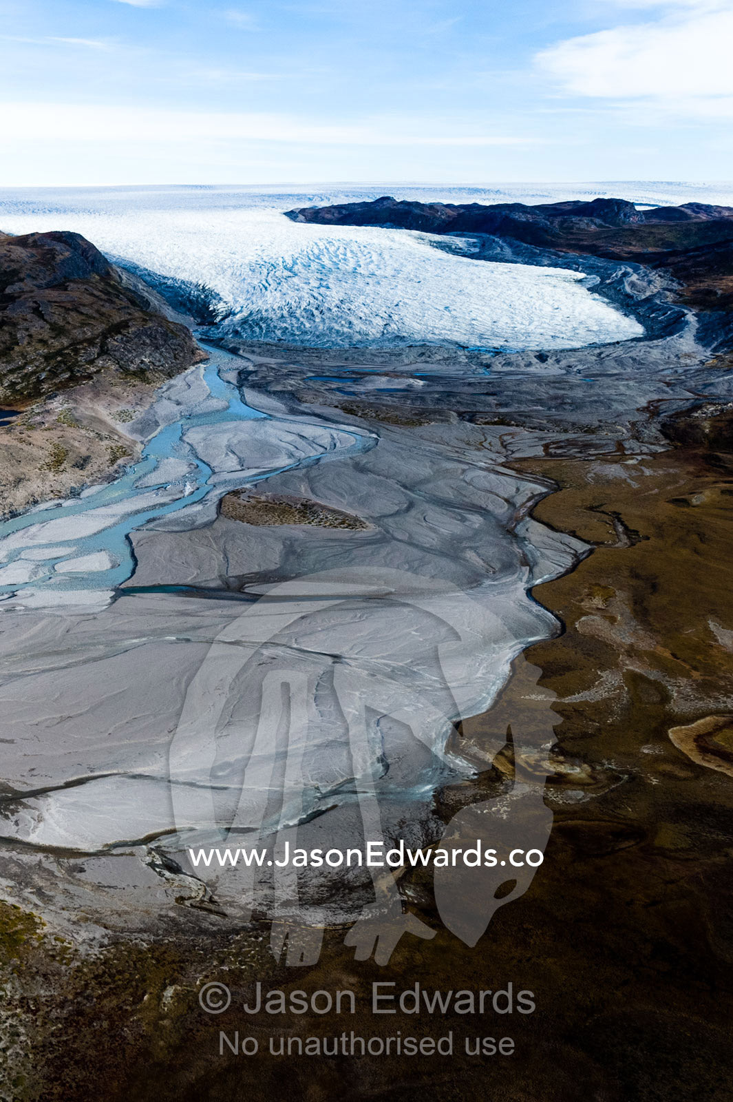 An outwash plain created by a river flowing with meltwater and sediment from a glacier. Qinnguata Kuussua River, Russell Glacier, Greenland Ice Sheet, Qeqqata Municipality, Kangerlussuaq, Greenland.