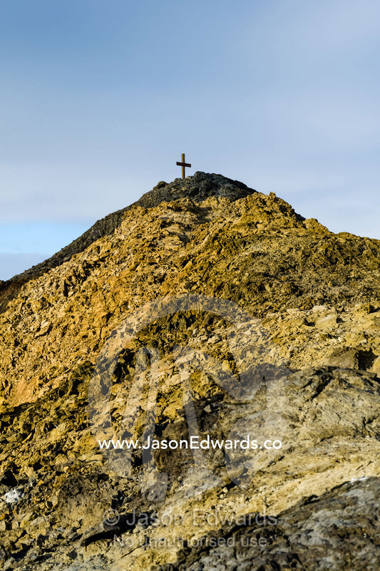 Scott's Cross is a memorial to Antarctic explorer Robert Falcon Scott and his party on top of Observation Hill. Observation Hill, McMurdo Sound, Ross Island, Antarctica