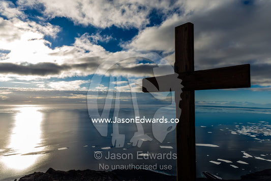 Scott's Cross is a memorial to Antarctic explorer Robert Falcon Scott and his party on top of Observation Hill. Observation Hill, McMurdo Sound, Ross Island, Antarctica.