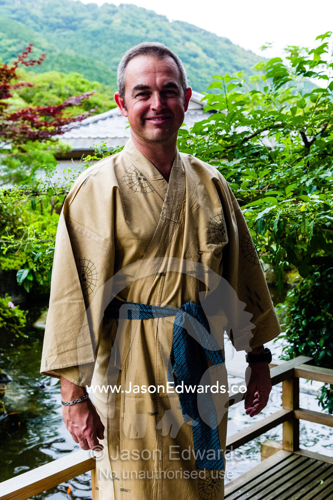 A western man wearing a Japanese yukata Unryu Onsen, Izu Peninsula, Shizuoka Prefecture, Japan.