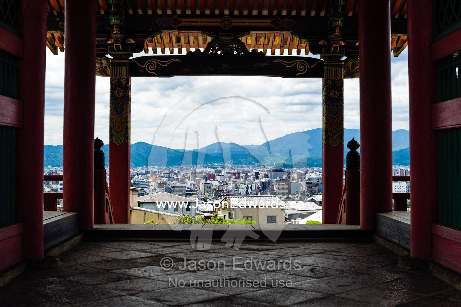 The view from the Kiyomizu-dera Temple overlooking Kyoto. Kiyomizu-dera Temple, Higashiyama Ward, Kyoto, Kyoto Prefecture, Japan.