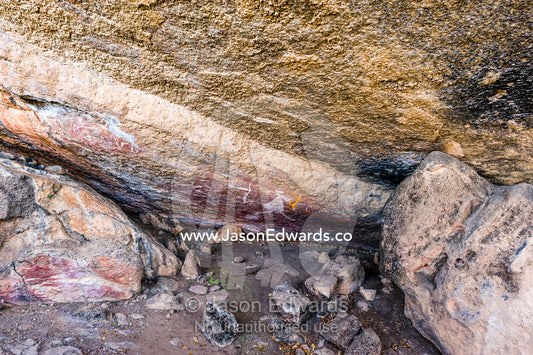 An Aboriginal rock painting art incline gallery in a cave in Kakadu National Park. Burrunggui, Nourlangie Rock, Arnhem Land, Kakadu National Park, Northern Territory, Australia.