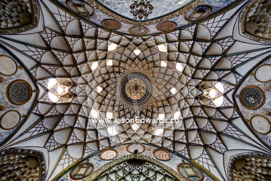 Skylights illuminate the vaulted spiralling geometric ceiling of the Borujerdis House. Borujerdis House, Kashan, Isfahan Province, Islamic Republic of Iran.