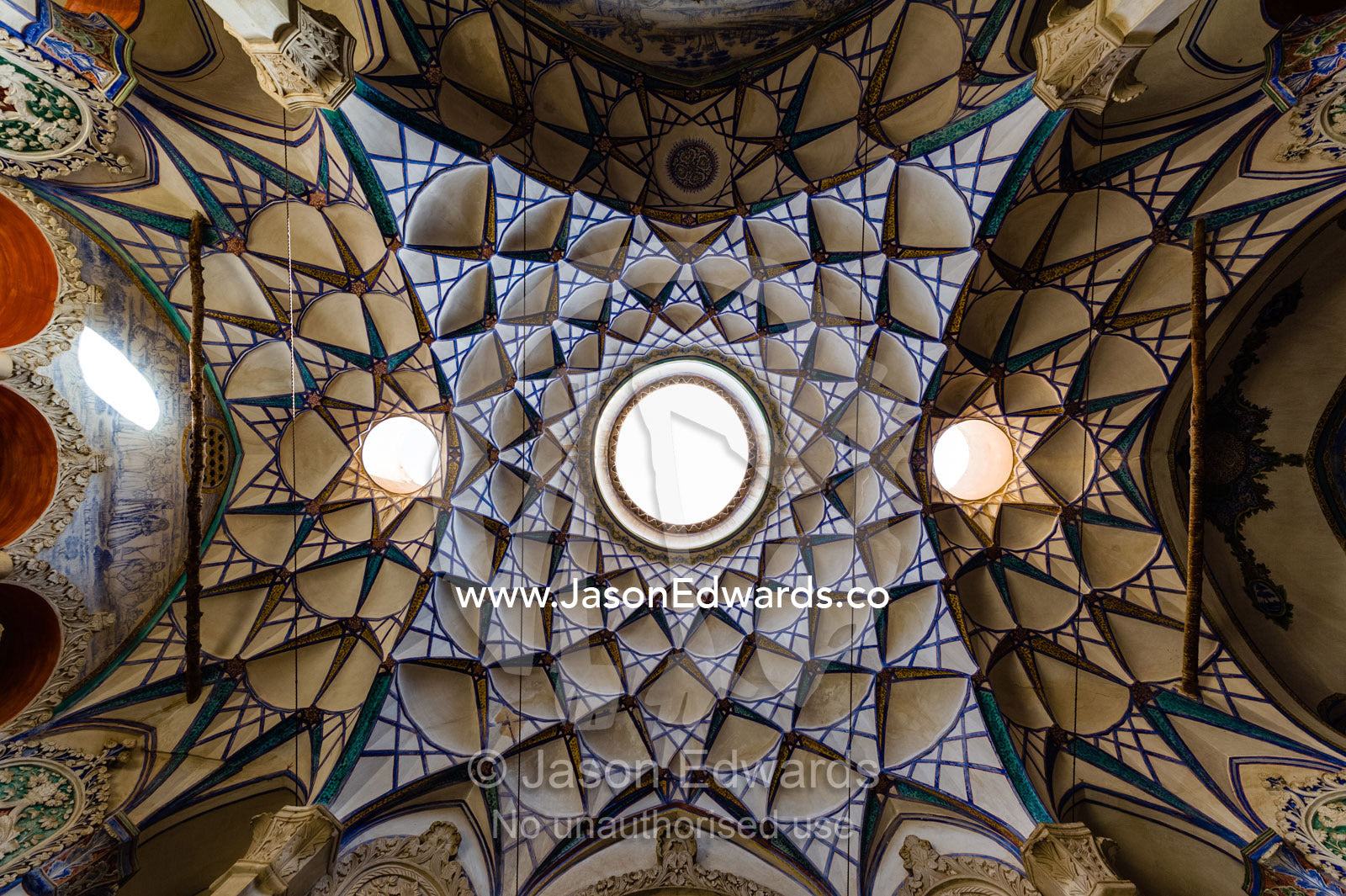 Skylights illuminate the vaulted spiralling geometric ceiling of the Borujerdis House. Borujerdis House, Kashan, Isfahan Province, Islamic Republic of Iran.