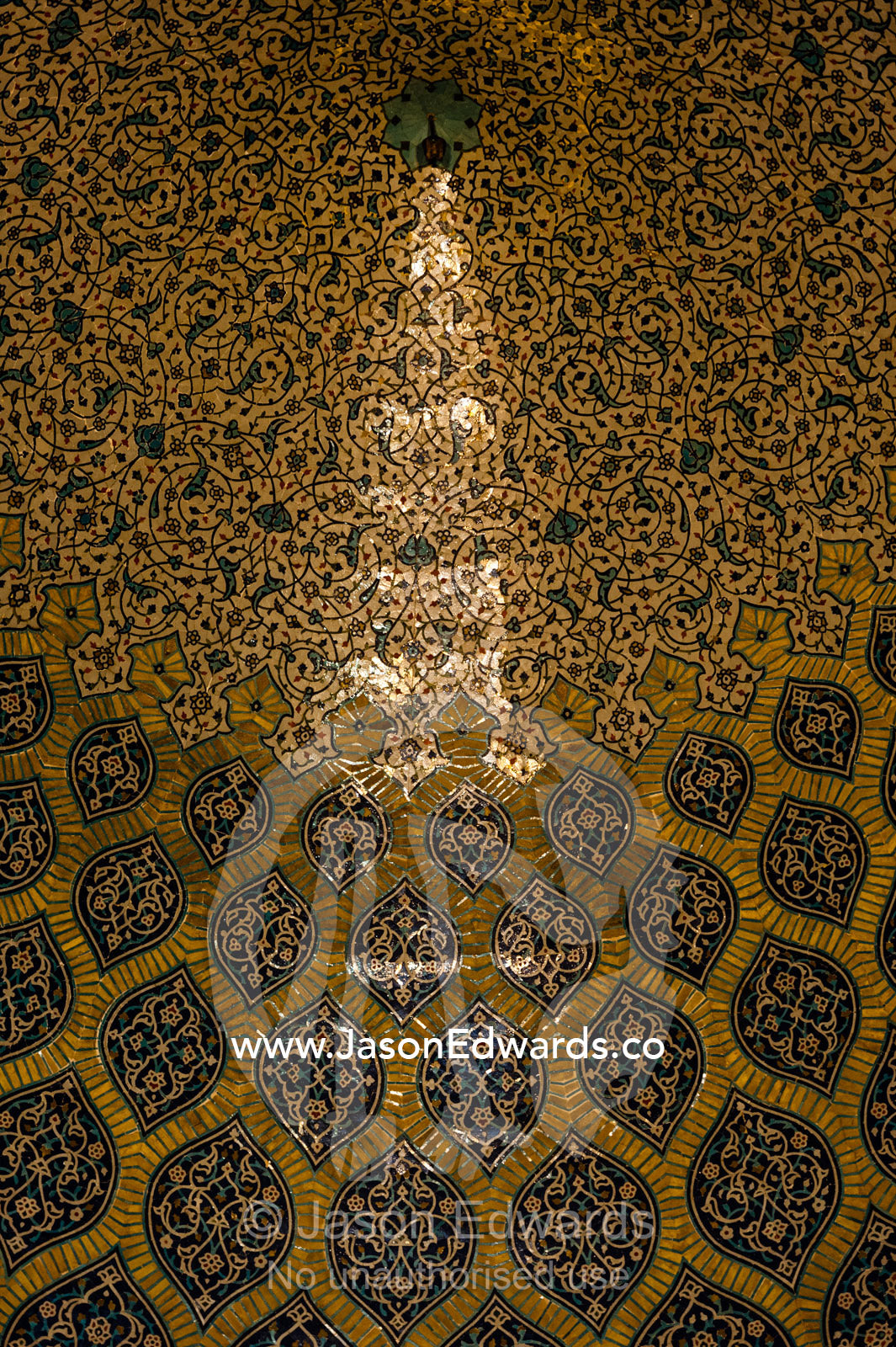 The beautiful and intricate tiled patterns on the dome of the Sheikh Lotfollah Mosque. Sheikh Lotfollah Mosque, Naqsh-e Jahan Square, Isfahan, Isfahan Province, Islamic Republic of Iran.