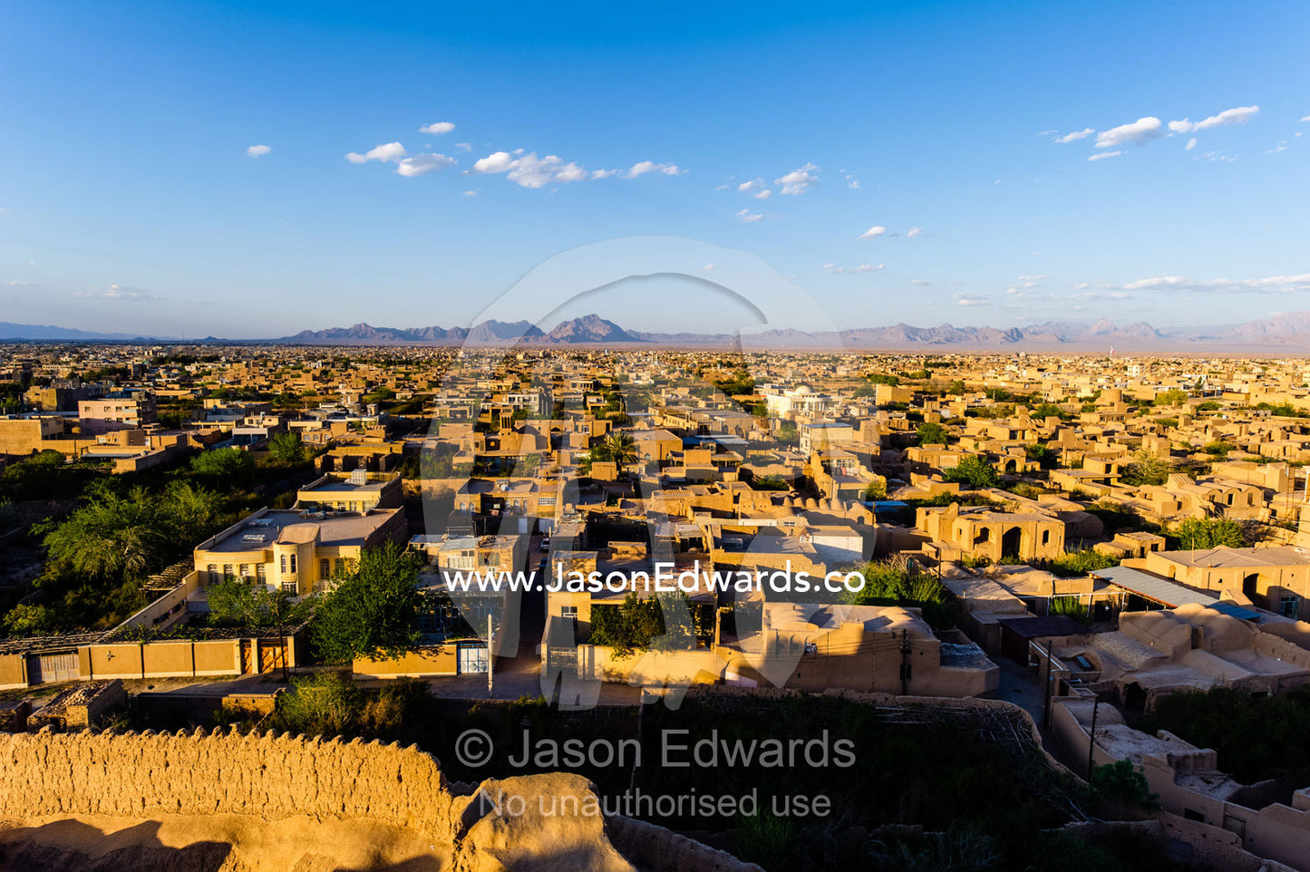 The city of Meybod spread out across the vast desert plain. Meybod, Meybod County, Yazd Province, Islamic Republic of Iran.