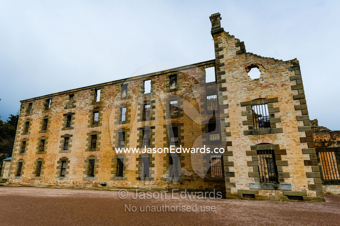 Steel bars in the windows of the facade of the Port Arthur penitentiary. Port Arthur Historic Site, Port Arthur, Tasmania,
Australia.