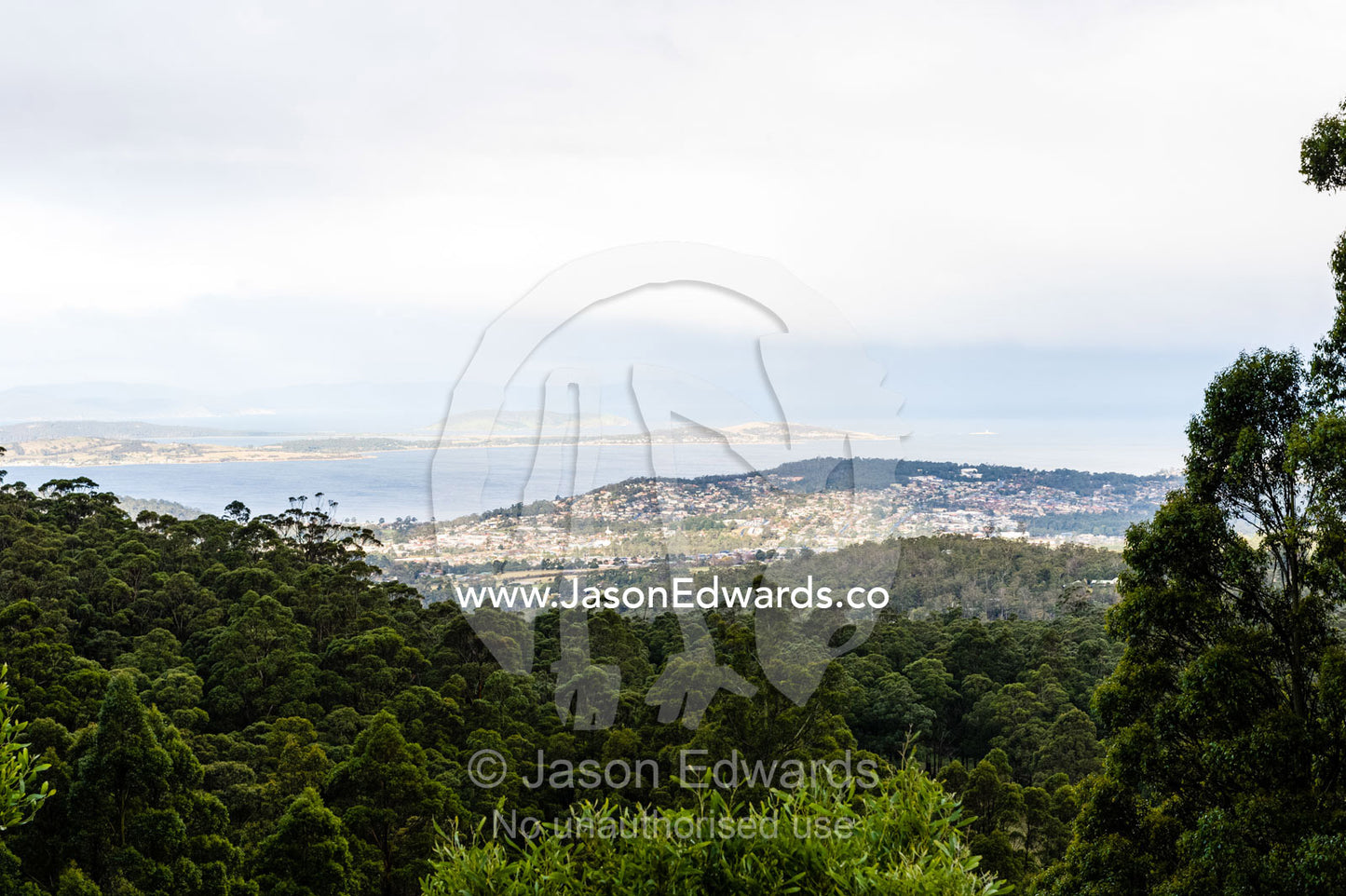 The view over Hobart from the top of a mountain. Derwent River, Hobart, Tasmania,
Australia.