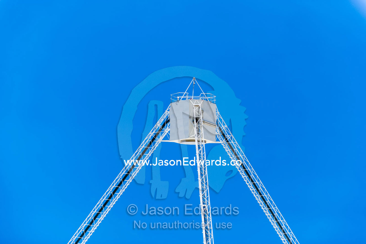 The receiving cabin above the parabolic dish of a radio telescope containing radio and microwave detectors. CSIRO, Parkes Observatory, Australia National Telescope Facility, Parkes, New South Wales, Australia.