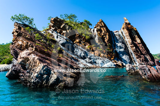 Sedimentary layering in rocks under pressure over 1.8 billion years. Nares Point, Cockatoo Island, Yampi Sound, Buccaneer Archipelago, Kimberley Coast, Western Australia, Australia.