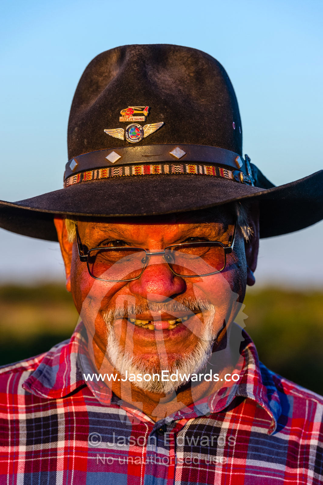 An aboriginal elder on an outback cattle station in the desert. Coober Pedy, Mt Willoughby Station, South Australia, Australia
