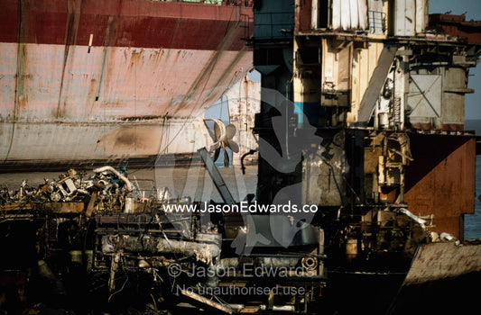 Mechanisms from the stern are removed first to reduce weight. Alang, India.